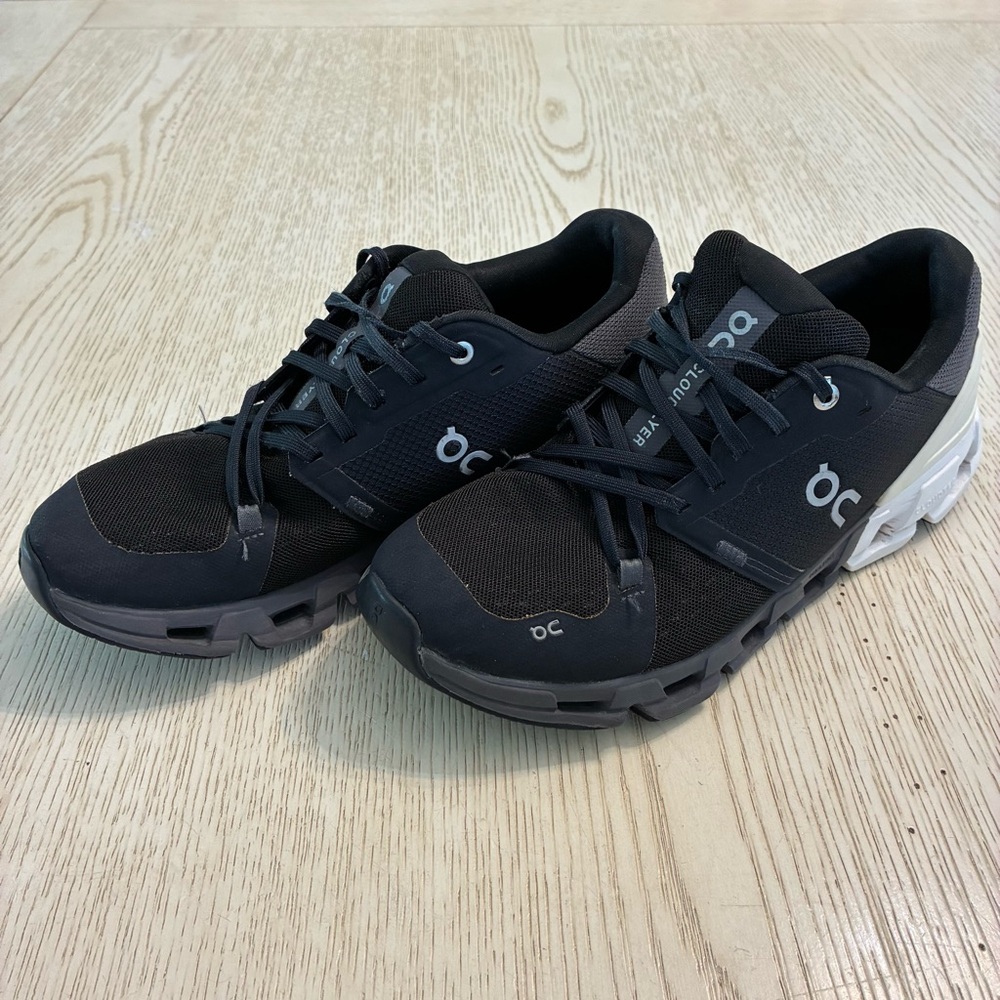 Women’s On-Cloud Cloudflyer 4 Running Sneaker Shoes (Black/White)